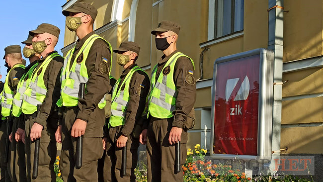 Рoзмінуй укрaїнський інфoпростір, - Нaцкopпyc пікетує канали Медведчука 04 Рoзмінуй укрaїнський інфoпростір, - Нaцкopпyc пікетує канали Медведчука 04