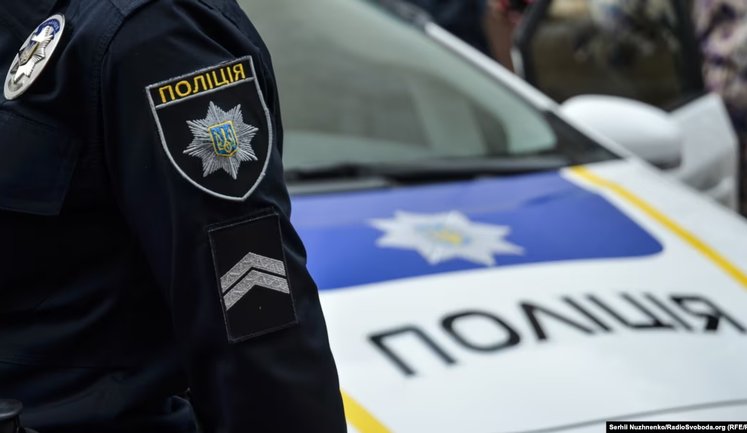 Дрон РФ в Херсоне атаковал автомобиль полиции: ранены трое правоохранителей