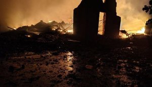 Горить Національна кіностудія художніх фільмів імені Олександра Довженка після обстрілу РФ