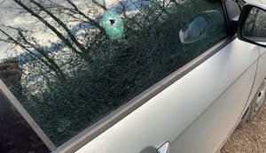 Террористы обстреляли автомобиль с журналистами телеканала "Украина", пострадавших нет. ФОТОрепортаж