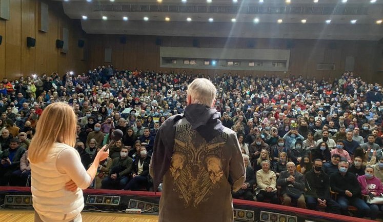 На прем'єрі фільму "Віденська кава" зібрали 36 тис. грн для воїнів 1 ОШР ДУК ПС. ФОТОрепортаж