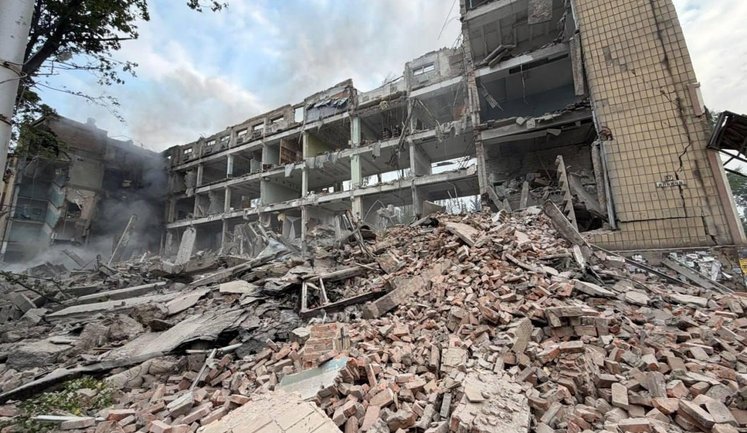 В окупованому Донецьку могли вдарити по командному пункту 51-ї армії РФ під час наради, - Андрющенко