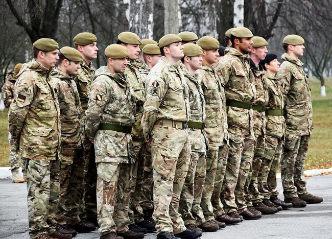 Українські військовослужбовці вперше пройдуть навчання під керівництвом британських інструкторів за програмою ORBITAL 04