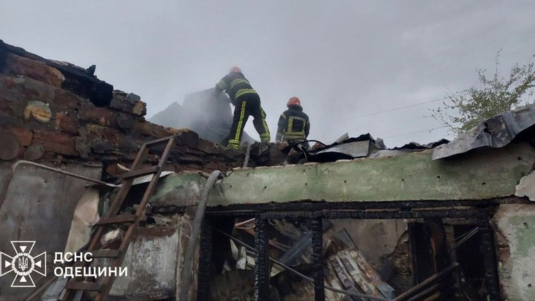 Атака шахедів на Одещину: масштабні пожежі