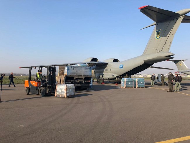 Covid-19: Ukraine continues assisting Italy, sends batch of humanitarian aid 03