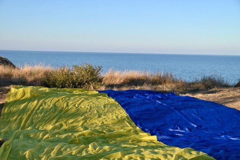 Прикордонники підняли прапор над Чорним морем