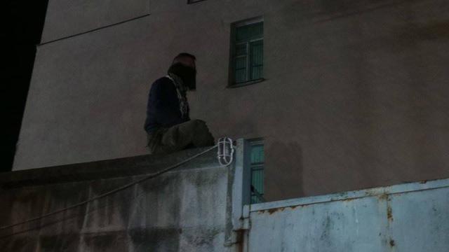 Голово суду, реагуй! - активісти блокують будівлю Соломянського суду через справу Насірова 03