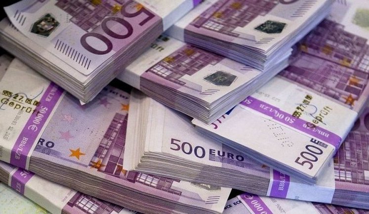 Євросоюз припинив друкувати банкноти номіналом 500 євро