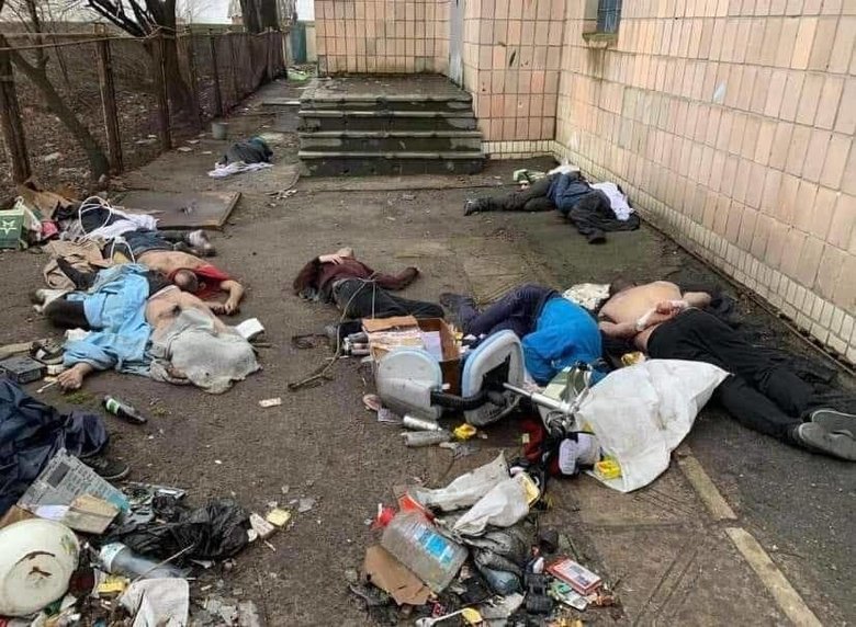 Цивільні зі звязаними руками та розстріляні російськими окупантами в Бучі 01