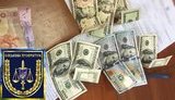 Руководитель житомирского таможенного поста задержан на взятке в $1300, - военная прокуратура. ФОТОрепортаж