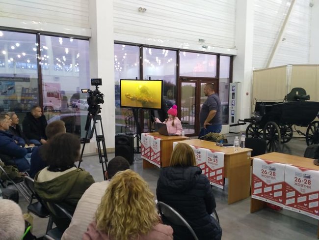 На Запорізькій книжковій толоці презентували фільм про гідроархеологічні експедиції 01