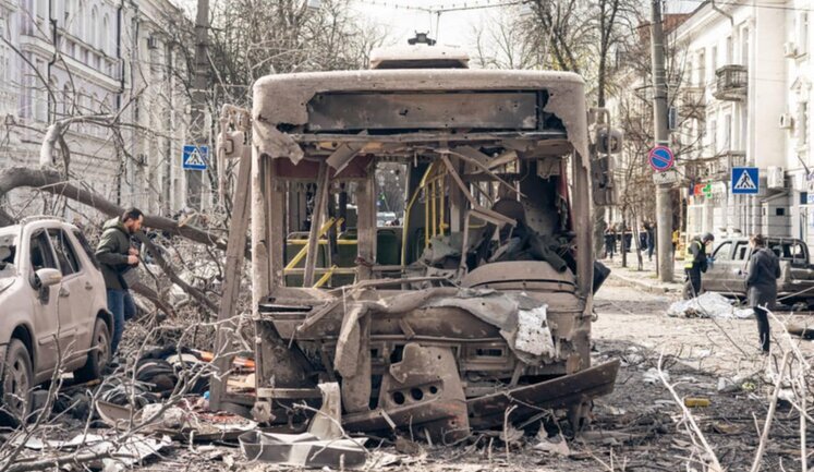 Passenger of bus destroyed by Russian Iskander missile in Sumy: "I started pulling out those who were showing signs of life. But front third of bus was crammed with motionless bodies…"