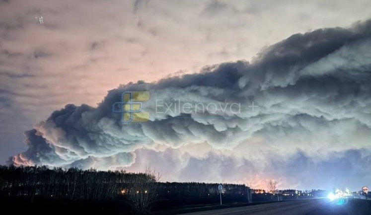 Attack drones struck Ozon’s logistics hub in Omsk, Russia. VIDEO