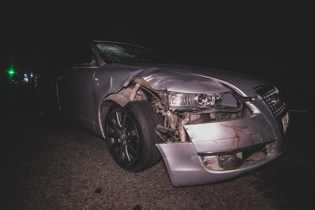 Трое пешеходов погибли под колесами Audi на трассе под Киевом 01