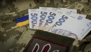 Військовий збір хочуть направити виключно на зарплати ЗСУ: Рада підтримала законопроєкт у першому читанні