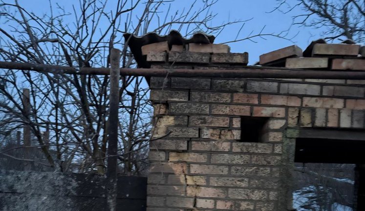 Росіяни били по Нікопольщині та Кривому Рогу: пошкоджено інфраструктуру, будинки, газогони та ЛЕП. ФОТО