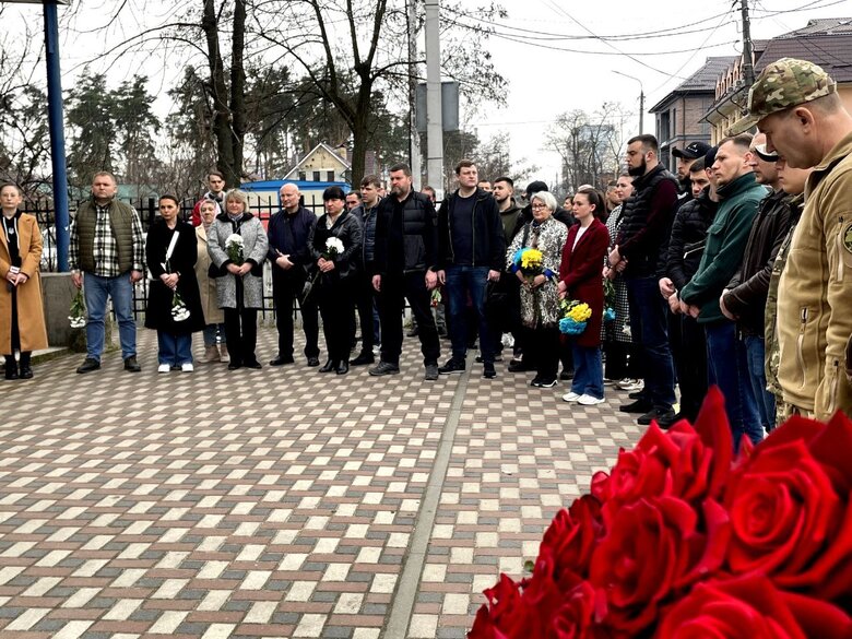 В Ірпені відкрили пам’ятну дошку захиснику України Сергію Смірнову, який загинув під час оборони міста 02