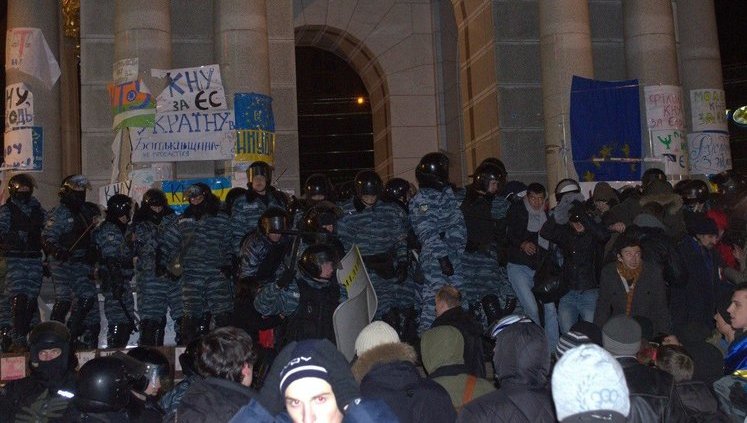 "Шафки і ключик для щитів": Репортаж із судового засідання у справі про розгін Майдану 30 листопада