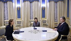 Порошенко зустрівся з Енн Епплбаум - авторкою книги "Червоний голод. Війна Сталіна проти України". ФОТОрепортаж