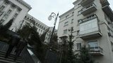 По соседству с Януковичем: жители Банковой не могут выйти на балкон и домой ходят по паспортам. ФОТО