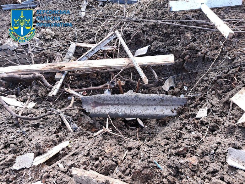 Наслідки ворожого обстрілу Херсонщини, внаслідок якого загинуло троє цивільних 03