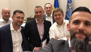Нефьодов розповів про нічну зустріч в Офісі Зеленського: "У когось зараз холодок по спині пробіг". ФОТО