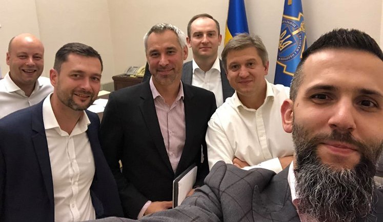 Нефьодов розповів про нічну зустріч в Офісі Зеленського: "У когось зараз холодок по спині пробіг". ФОТО