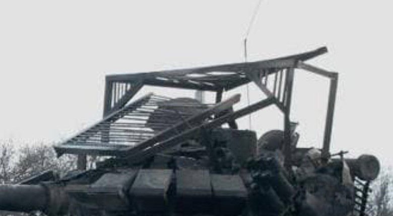 Javelin destroyed Russian T-72B3 with protective anti-javelin lattices, - Butusov 02