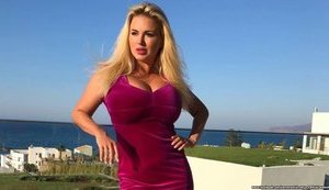 Російську співачку Анну Семенович внесли в базу "Миротворця" за відвідування Криму та співпрацю з терористами в Донецьку. ФОТОрепортаж