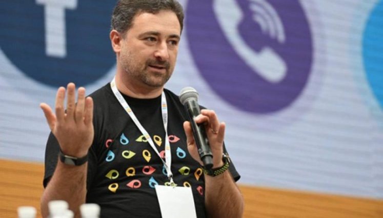 Тимошенко хоче за рахунок зарплати Смілянського підняти оклади співробітникам "Укрпошти". Той пропонує їй новий калькулятор
