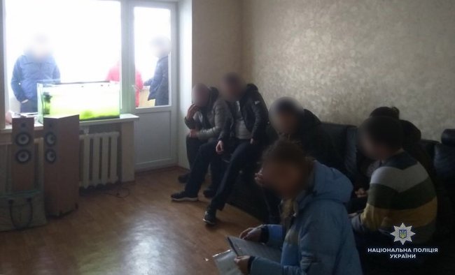 Група інтернет-шахраїв, яка торгувала неіснуючими автозапчастинами, затримана в Умані, - кіберполіція 01