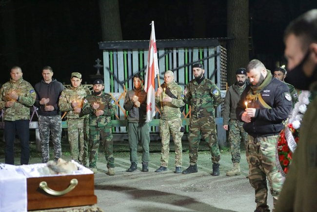 Із загиблим на Донбасі воїном 128-ї ОГШБр Давідом Шартавою попрощалися в Києві 03