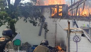 Russians have attacked rescue workers for second time whilst they were fighting fire in Nikopol. PHOTOS