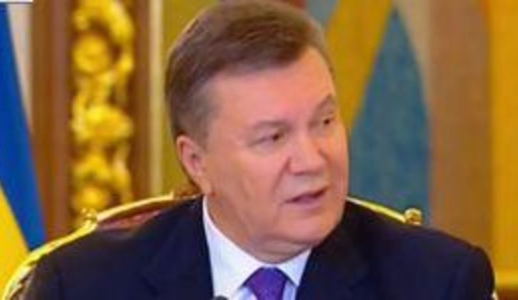 Янукович заболел и ушел на больничный