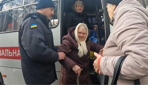 Рятувальники за день евакуювали з прикордоння Сумщини понад 30 людей, зокрема трьох дітей. ВІДЕО+ФОТОрепортаж