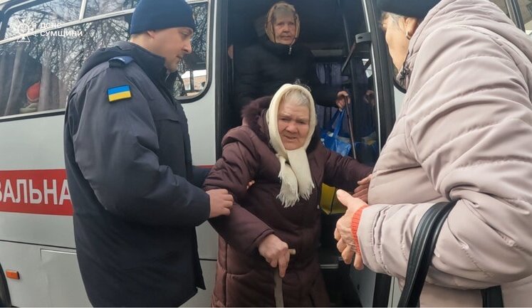 Рятувальники за день евакуювали з прикордоння Сумщини понад 30 людей, зокрема трьох дітей. ВІДЕО+ФОТОрепортаж