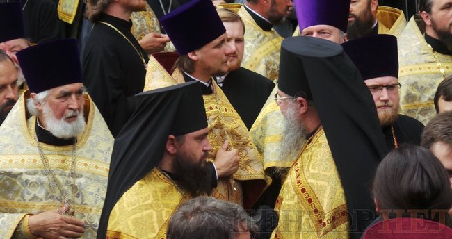Онуфрій, Новинський, Бойко і віряни: як УПЦ МП хресну ходу проводили 29
