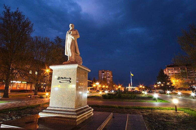 В окупованому Мелітополі загарбники демонтували пам’ятник Шевченку, - мер Федоров 01