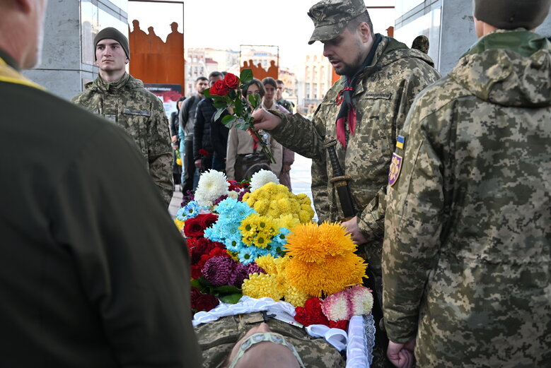 Із воїном та засновником видання Горинь Тарасом Давидюком, який загинув у бою проти окупантів на Запоріжжі, попрощалися у Києві 37