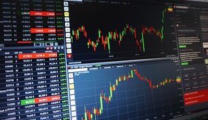 Падіння цін на нафту: світові біржі пережили найгірший день із 2008 року