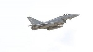 Британські винищувачі перехопили російський військовий літак над Чорним морем