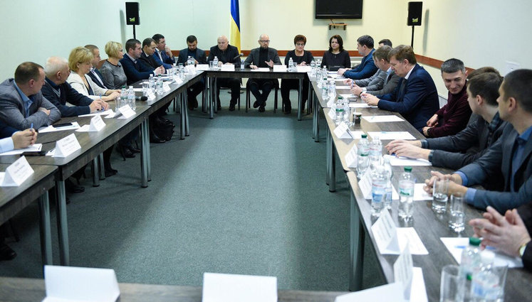 Місцеві держадміністрації мусять бути ліквідовані, на їхнє місце мають прийти префектури, - Яценюк. ФОТОрепортаж