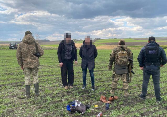 Упродовж вихідних на Буковині затримано 15 ухилянтів, а також їхніх помічників 03