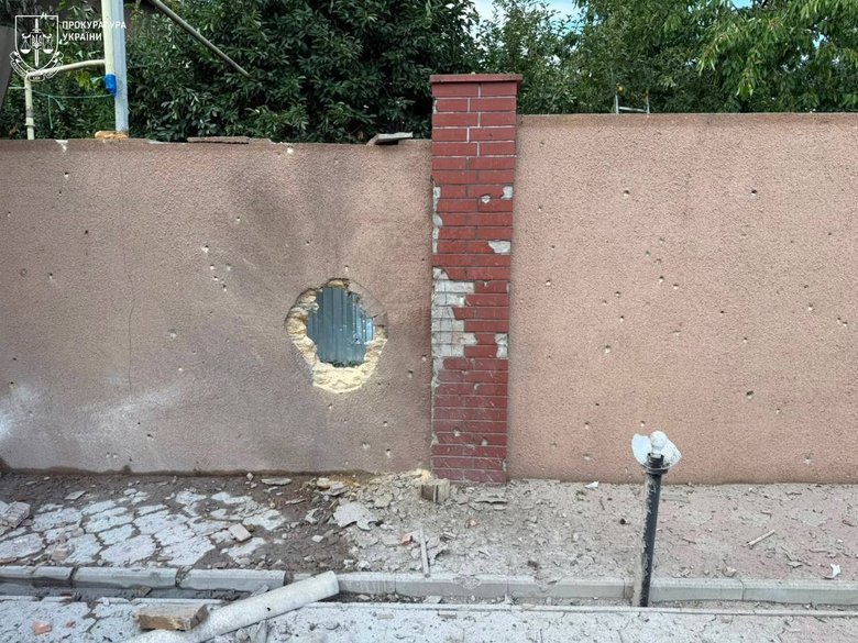 Дві російські ракети влучили у житловий сектор Одеського району: загинула жінка