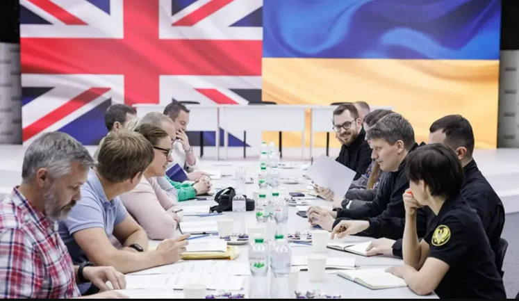 Великобритания направит средства от замороженных российских активов на вооружение и ремонт техники для Украины