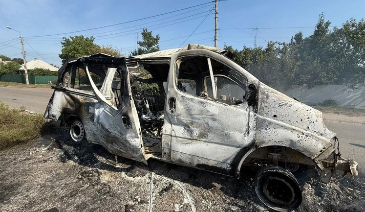 Оккупанты обстреляли гражданский автомобиль в Краматорске: двое человек погибли и четверо ранены. ФОТО