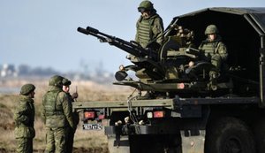 Проводити військові навчання біля кордонів України Росія не збирається, - Пєсков