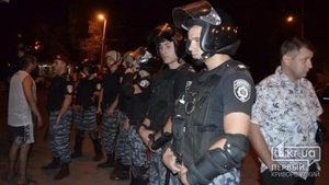 Бунт в Кривом Роге: "Беркут" не может справиться с молодежью восставшей против кавказцев. ФОТОрепортаж+ВИДЕО