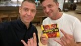 "Воїни світла": Зеленський зустрівся з музикантом Міхалком у Запоріжжі. ФОТО