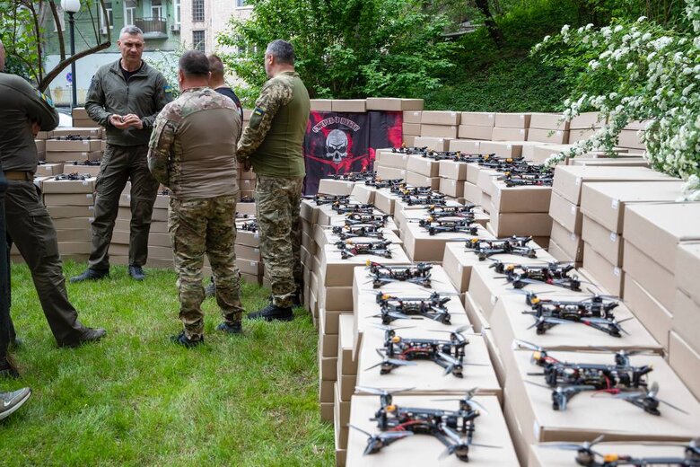 Klytschko delivers drones to 72nd Brigade on behalf of Kyiv community